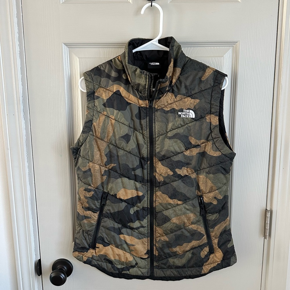 North Face Camo Puffer Vest (NEW without tags)